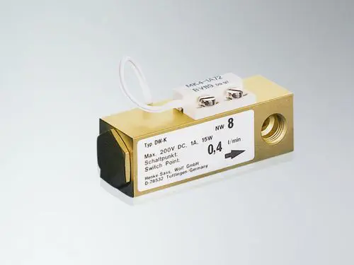 Henke-Sass Wolf DW-K Piston Flow Switch, 0.1-2.5 l/min, Reed Switch, For Water/Coolant