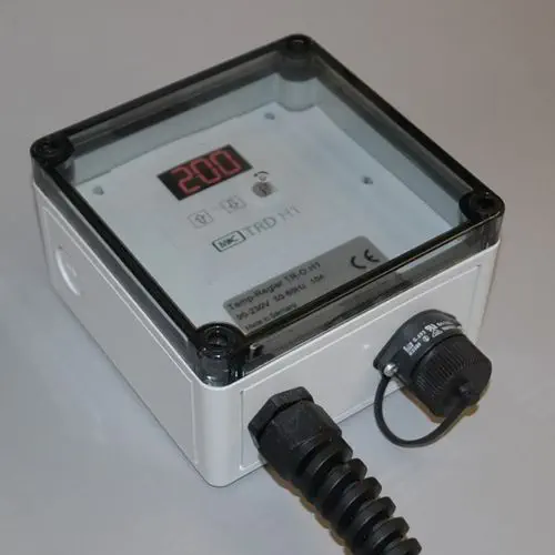 M&C TechGroup TRD-H Digital Temperature Controller for Gas Analysis
