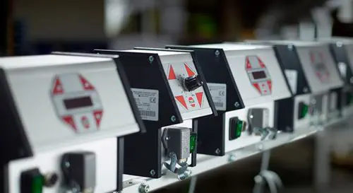 Vibratory Bowl Feeder Controller, 6 A, 230 VAC Phase-Angle | RNA ESG 1000