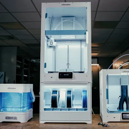 UltiMaker S7 Pro Bundle FFF 3D Printer with Material Station and PEI Build Plate