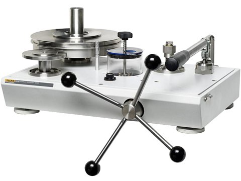 Hydraulic Deadweight Tester - 0.015% Accuracy, 20,000 psi | Fluke P3000