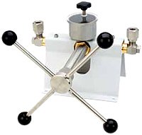 Fluke Calibration P5500 Comparison Test Pump | 60000psi Bench-Mount Calibration Pump