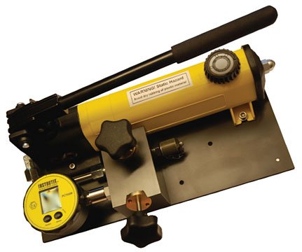 Intrinsically Safe Pressure Calibrator - 700 bar, ±0.05% FS | IKM PC705M IS
