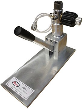 Low Pressure Calibration Pump - Vacuum to 870 psi | Dwyer BCHP