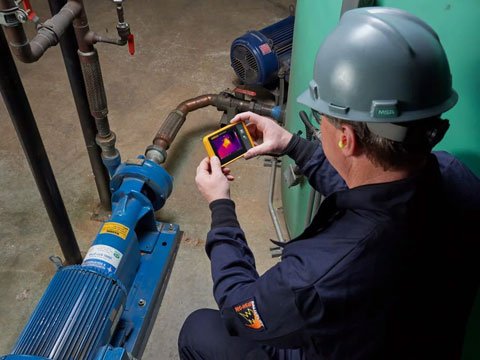 Pocket-Sized Thermal Camera - 120x90 Asset Tagging | Fluke PTi120