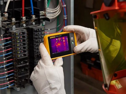 Pocket-Sized Thermal Camera - 120x90 Asset Tagging | Fluke PTi120
