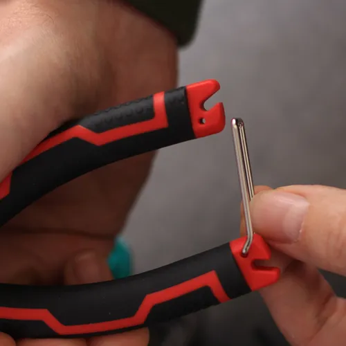 0.25 mm² Red/Black Stranded Wire Kit with Precision Cutter | QUADRIOS 23CW027