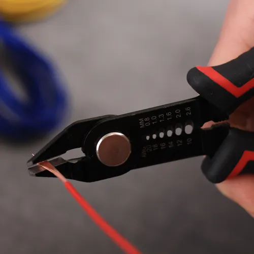 0.5 mm² Red/Black Stranded Wire Kit with Precision Cutter | QUADRIOS 23CW028
